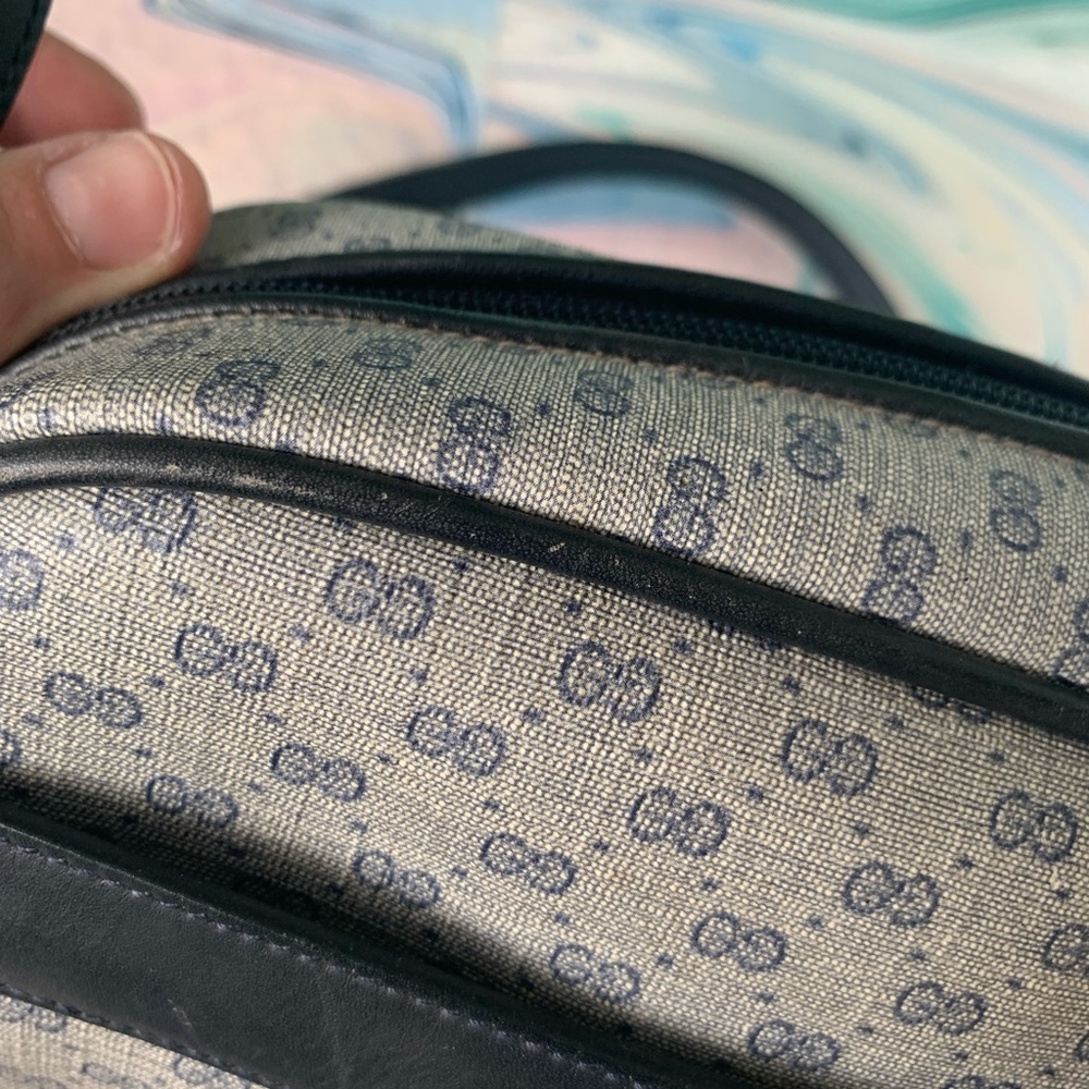 NO LOW BALLERS*Vintage Gucci Beige Monogram Crossbody Bag with Black/ Blue Trim - Picture 9 of 16